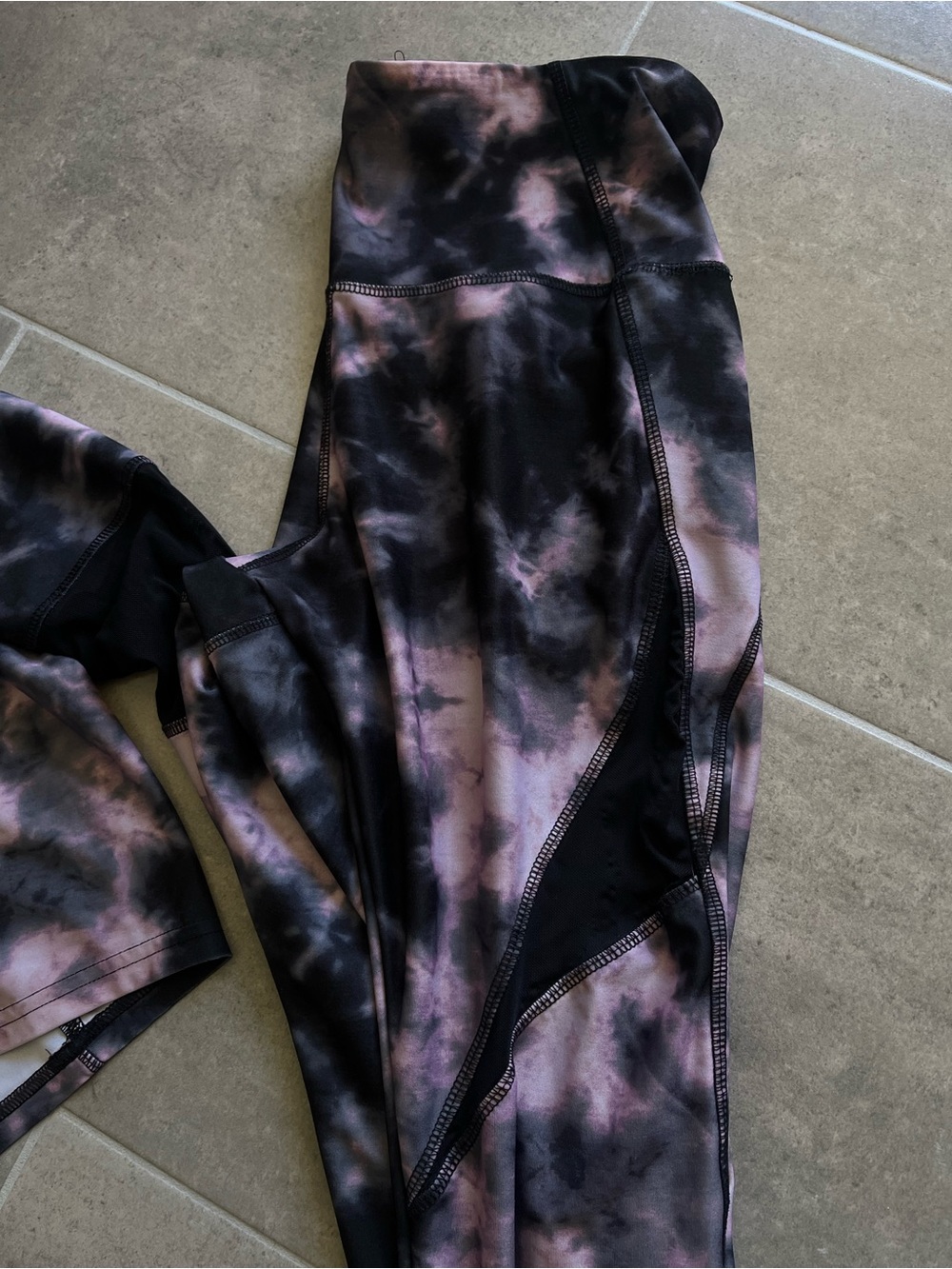 Forever 21 Tie-Dye Black & Dusty Pink Active Set - Cropped Jacket + Leggings - Picture 3 of 4